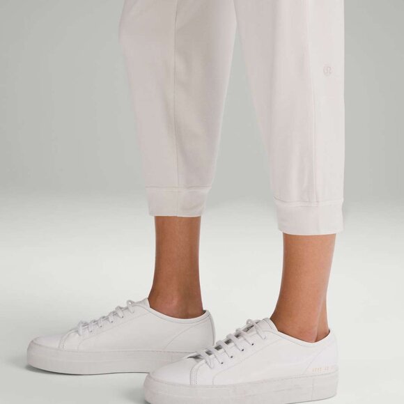 Lululemon Soft Jersey Classic-Fit Mid-Rise Cropped Jogger Heathered Bone Size 6 - Picture 4 of 7